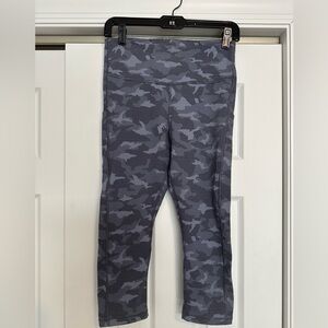 Athleta Ultimate Stash Pocket Texture Camo Capri